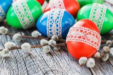 depositphotos_97499326-stock-photo-easter-eggs-decorated-with-lace.jpg
